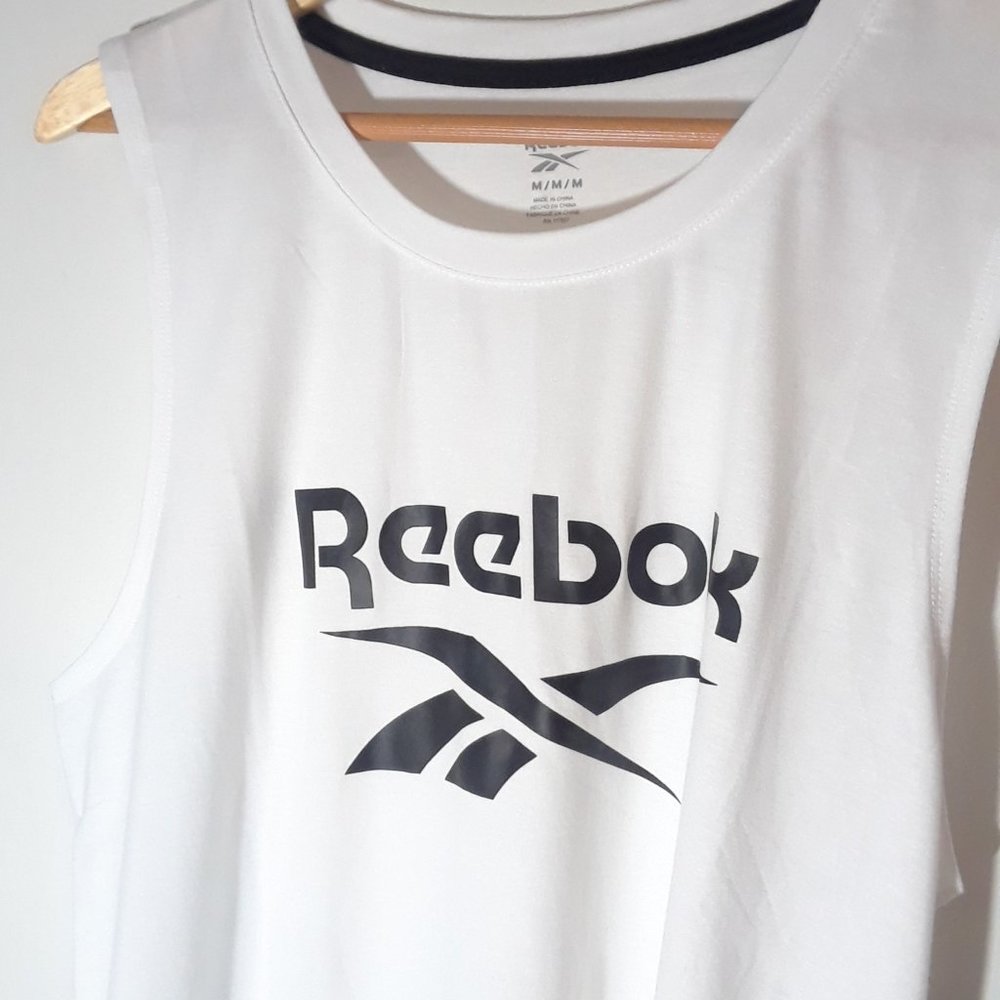 ❌SOLD❌NWT Reebok Muscle Top - Picture 4 of 9